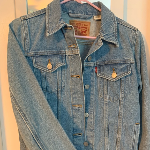 Levi's Jackets & Blazers - Levi jean jacket